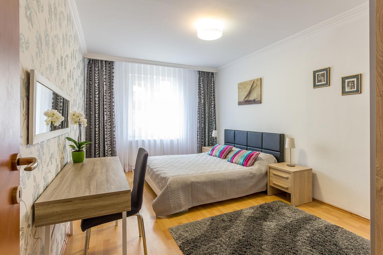 City Apartment Trifoiului คลูจ-นาโปกา ภายนอก รูปภาพ